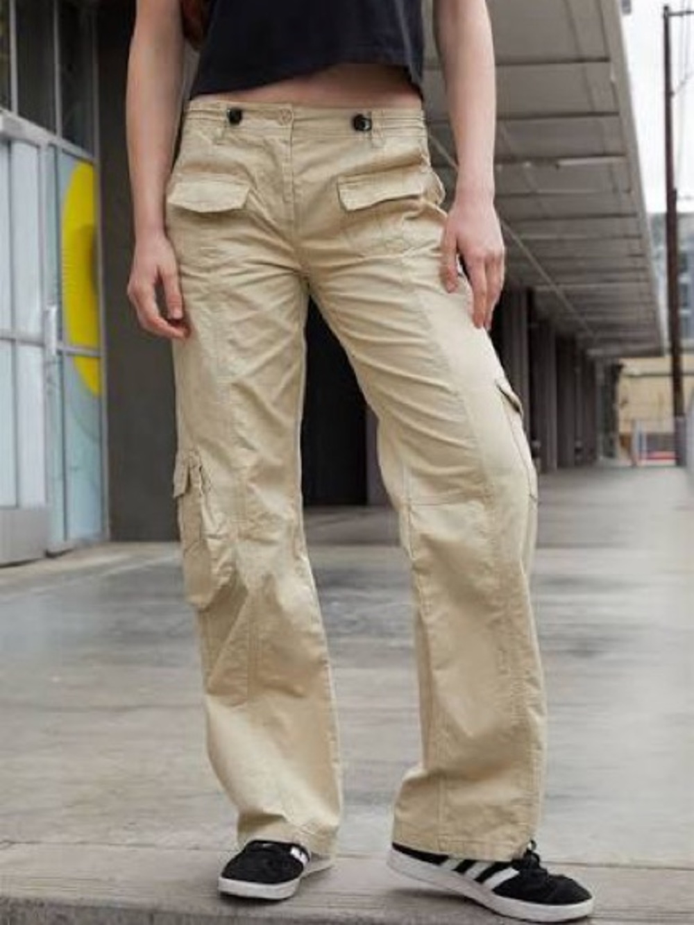 Brandy Melville Kim Low-rise Cargo Pants Beige One-Size